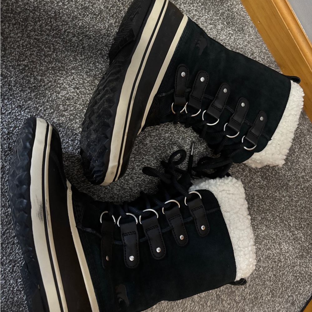 Sorel Joan of Arctic Boots Size 8 women’s